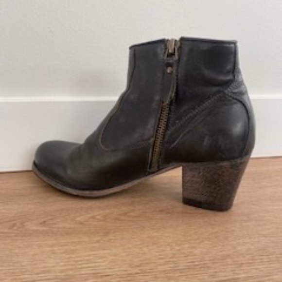 n.d.c Made by Hand Distressed Leather Black Sunday Heel Zip - Picture 9 of 9